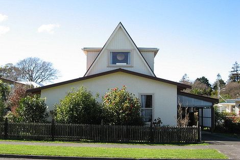 Photo of property in 25 Grey Street, Marton, 4710