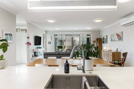 Photo of property in 4 Plantation Terrace, Orewa, 0931