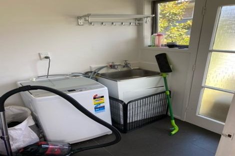 Photo of property in 1/19 Kathleen Street, Totara Vale, Auckland, 0627