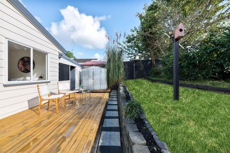 Photo of property in 43 Aldern Road, Massey, Auckland, 0614