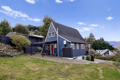 Photo of property in 26 Williams Street, Sunshine Bay, Queenstown, 9300