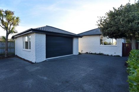 Photo of property in 8 Waitikiri Drive, Parklands, Christchurch, 8083