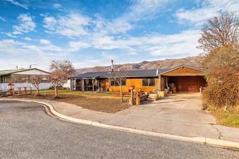 Photo of property in 2 Bruce Street, Cromwell, 9310