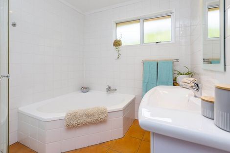 Photo of property in 41 Sunnyview Drive, Brown Owl, Upper Hutt, 5018