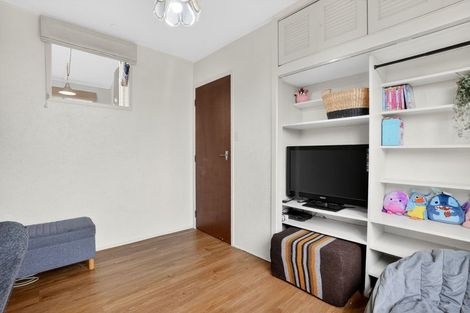 Photo of property in 2/39 Brunton Place, Glenfield, Auckland, 0629