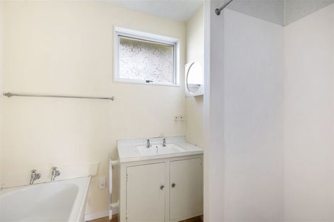 Photo of property in 47 Oakley Crescent, Hornby, Christchurch, 8042