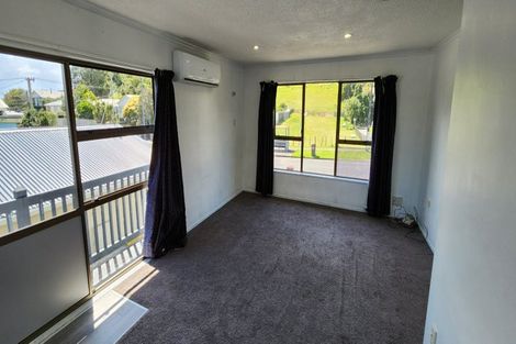 Photo of property in 84 Pioneer Road, Moturoa, New Plymouth, 4310
