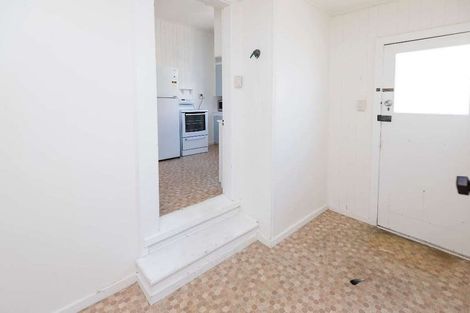 Photo of property in 9 The Esplanade, Eastern Beach, Auckland, 2012