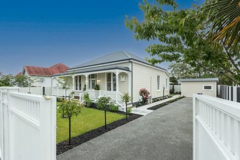 Photo of property in 402 Avenue Road West, Hastings, 4122