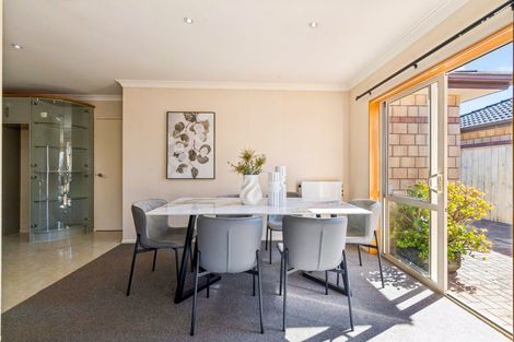 Photo of property in 14 Monash Place, Flat Bush, Auckland, 2016