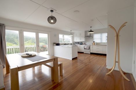 Photo of property in 25 Spencer Street, Crofton Downs, Wellington, 6035