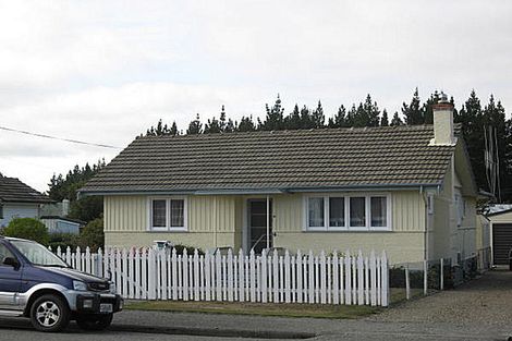 Photo of property in 17 Edward Street, Waimate, 7924