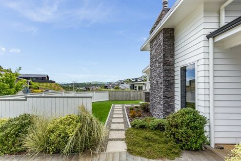 Photo of property in 28 Banks Boulevard, Whitby, Porirua, 5024