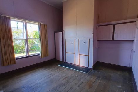 Photo of property in 129 Russell Street, Westport, 7825