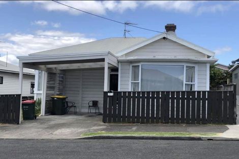 Photo of property in 164 Molesworth Street, New Plymouth, 4312