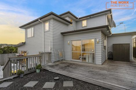 Photo of property in 11 Regis Park Drive, Pukekohe, 2120