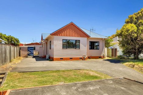 Photo of property in 27 Jackson Street, College Estate, Whanganui, 4500