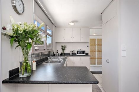 Photo of property in 4 Tahara Crescent, Mount Maunganui, 3116