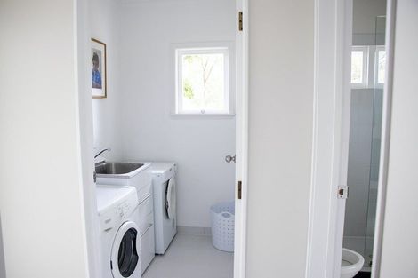 Photo of property in 58 Fowler Street, Northcote, Auckland, 0627