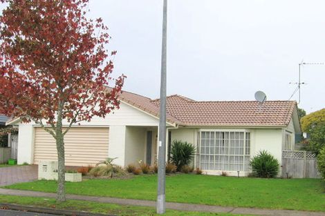 Photo of property in 10 Headcorn Place, Botany Downs, Auckland, 2010