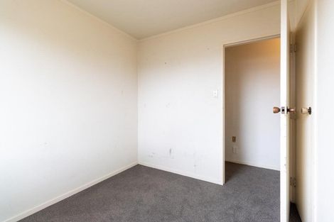 Photo of property in 17b Colchester Crescent, Newlands, Wellington, 6037