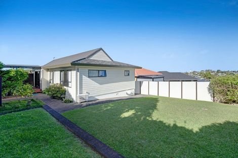 Photo of property in 18 Kennedy Avenue, Forrest Hill, Auckland, 0620