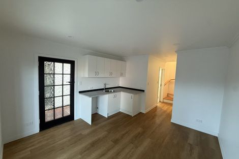 Photo of property in 14 Selwyn Street, Lower Vogeltown, New Plymouth, 4310