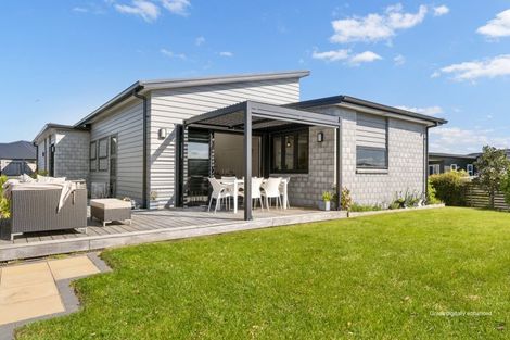 Photo of property in 43 Kotiate Street, Papamoa Beach, Papamoa, 3118