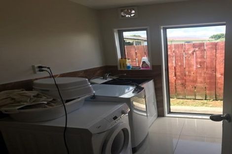 Photo of property in 16 Antalya Place, Manurewa, Auckland, 2102