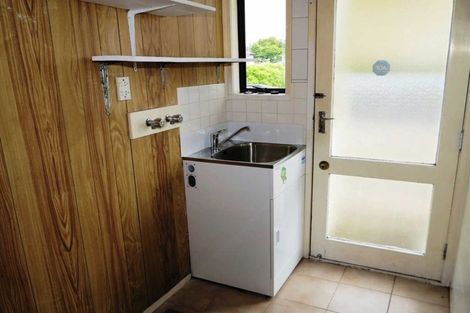 Photo of property in 90 Sunvue Road, Glen Eden, Auckland, 0602