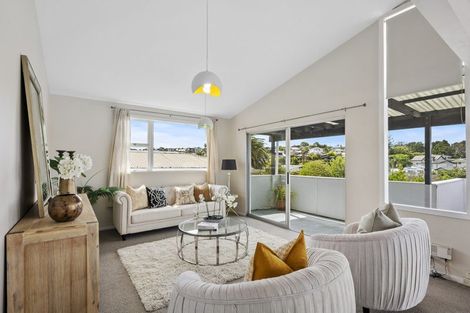 Photo of property in 1/52 Beulah Avenue, Rothesay Bay, Auckland, 0630