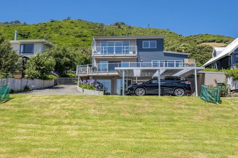 Photo of property in 48 Kotare Street, Waikanae, 5036