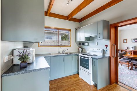 Photo of property in 1/2 Edwards Avenue, Henderson, Auckland, 0610