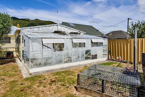 Photo of property in 33 Haig Street, Waterloo, Lower Hutt, 5011