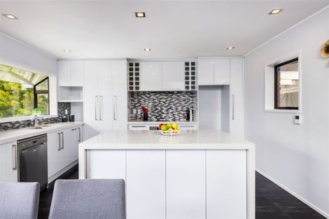 Photo of property in 13 Chrome Place, Henderson, Auckland, 0612