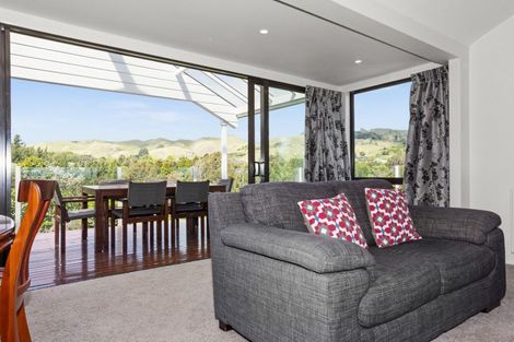 Photo of property in 37 Hikanui Drive, Havelock North, 4130