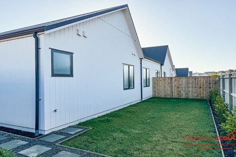 Photo of property in 29 Cambie Avenue, Red Beach, 0932