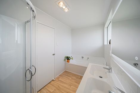 Photo of property in 6 Noble Street, Waiuku, 2123