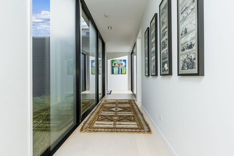 Photo of property in 10a First Avenue, Stanley Point, Auckland, 0624