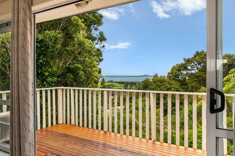 Photo of property in 98 Wade River Road, Stanmore Bay, Whangaparaoa, 0932