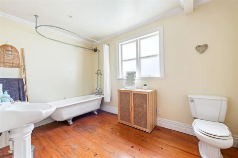 Photo of property in 10 Grendon Road, Titirangi, Auckland, 0604