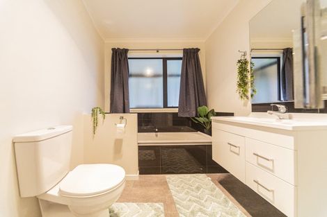 Photo of property in 67 Balrickard Way, Milson, Palmerston North, 4414