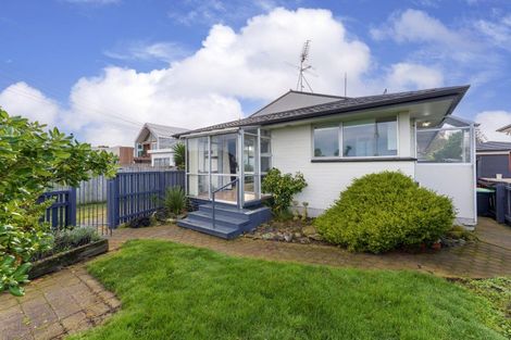 Photo of property in 1/407 Estuary Road, South New Brighton, Christchurch, 8062