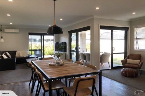 Photo of property in 16 Livingstone Drive, Papamoa Beach, Papamoa, 3118