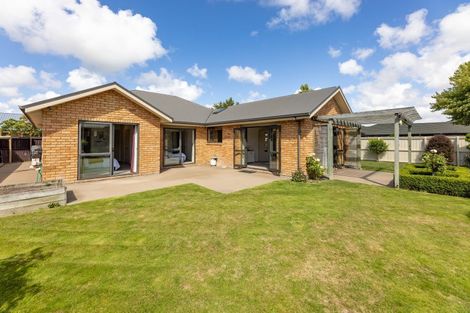 Photo of property in 15 Coolspring Way, Redwood, Christchurch, 8051