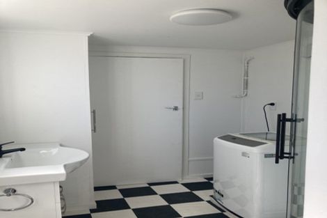 Photo of property in 7a Hawker Street, Mount Victoria, Wellington, 6011