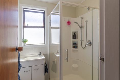 Photo of property in 150 Tilley Road, Paekakariki, 5034