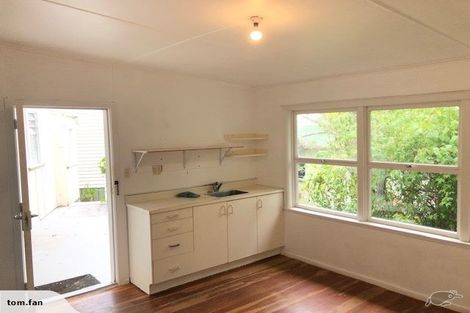 Photo of property in 8 Park Rise, Campbells Bay, Auckland, 0630