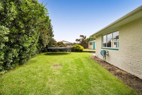 Photo of property in 14 Heaphy Road, Opunake, 4616