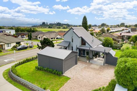 Photo of property in 2 Iles Road, Lynmore, Rotorua, 3010